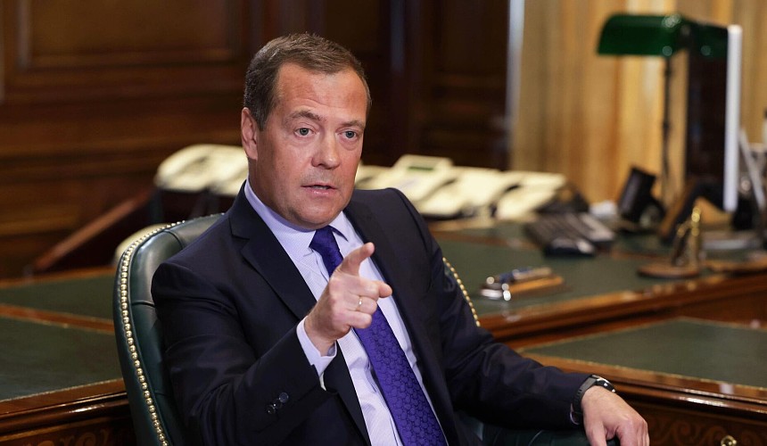 Медведев: скоро Европа покажет свое истинное лицо и отношение к россиянам