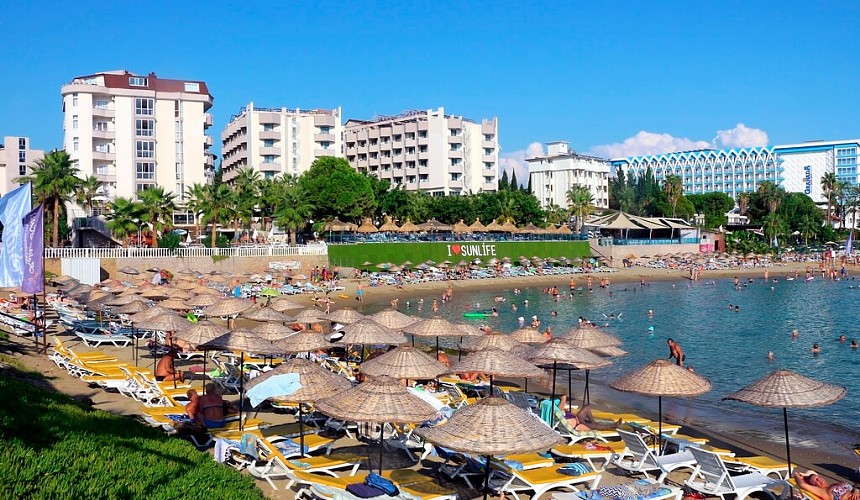 Турецкий отель отменил бронирования на лето из-за ремонта