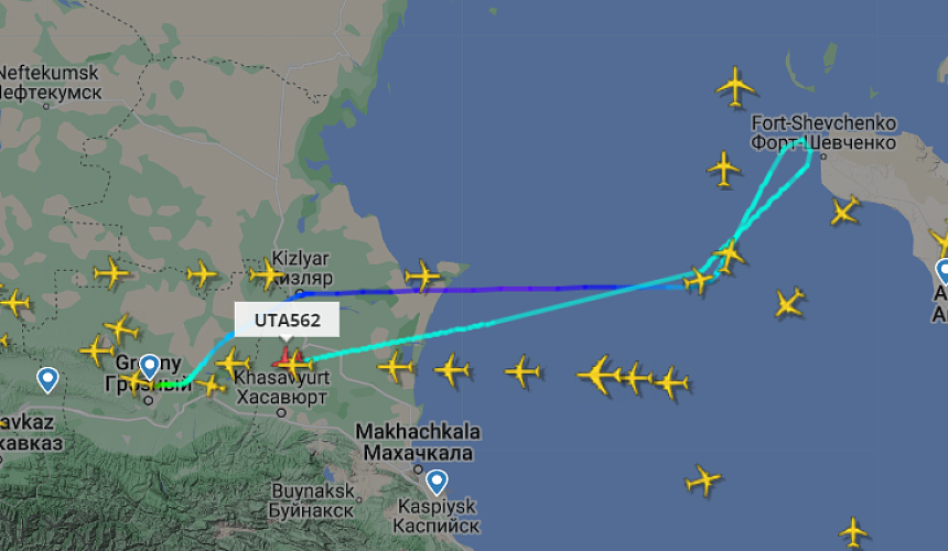 Летевший из Грозного в Москву Boeing подал сигнал тревоги над Каспийским морем