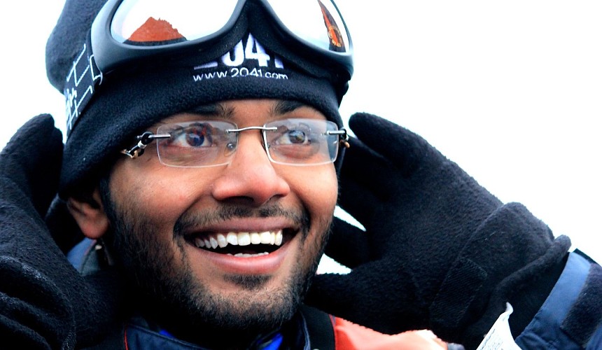 В критическом состоянии, но живой: в Непале нашли индийского альпиниста 