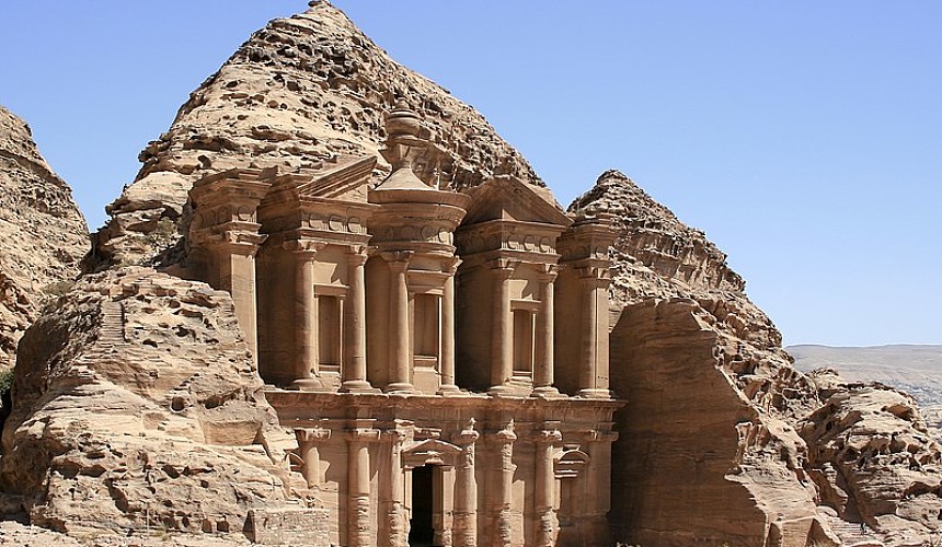 Туроператоры не вправе возобновить отправку туристов в Иорданию