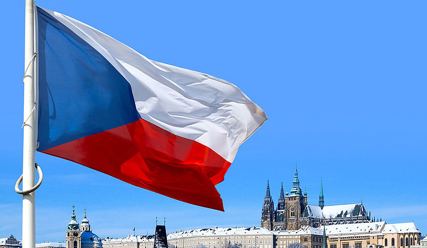 Чехия хочет полностью запретить выдачу шенгенских виз россиянам