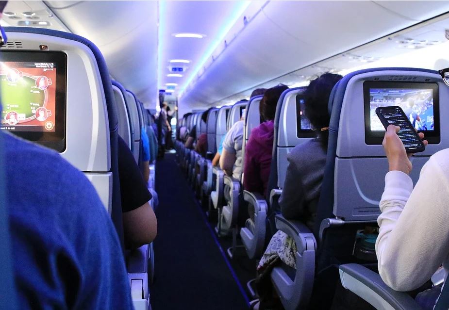 Пассажирам «Аэрофлота» разрешили не надевать маски во время полета