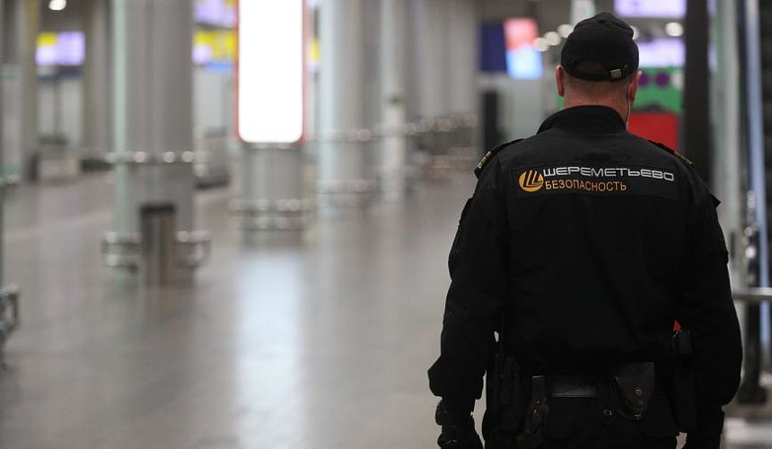 СМИ: мужчина угрожал взорвать терминал в Шереметьево