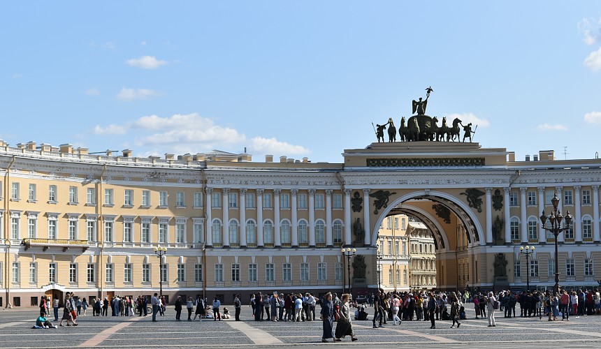 В Санкт-Петербург стали чаще приезжать туристы с детьми