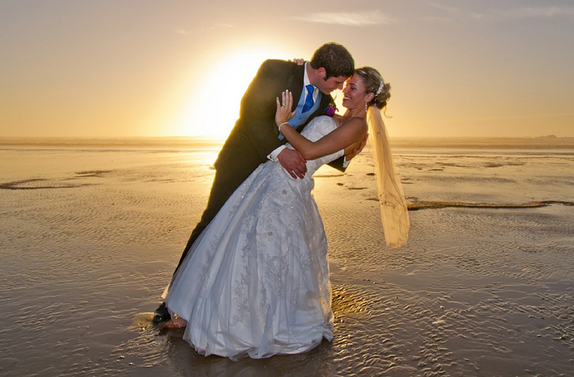 beach-wedding-615219_1280.jpg