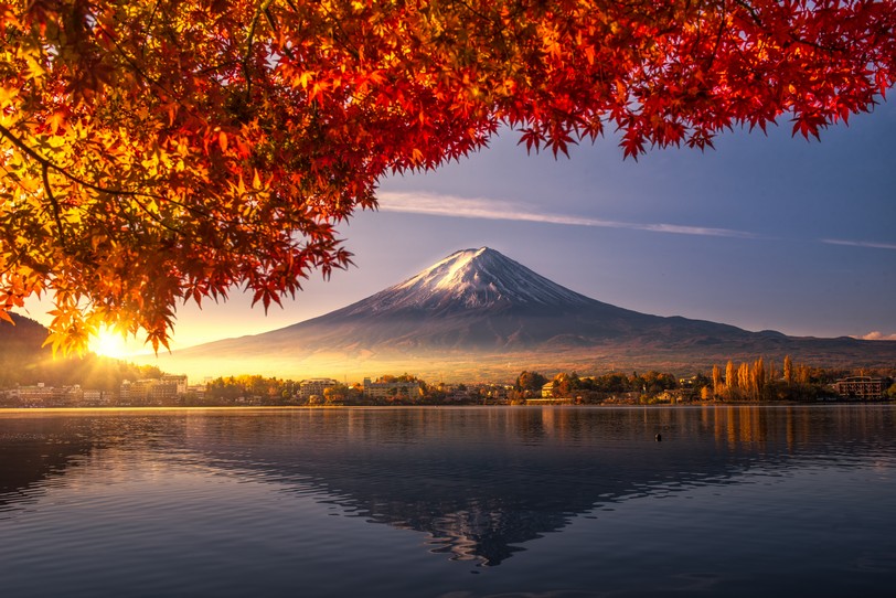 Mount-Fuji_Kawaguchiko_Autumn_769443046.JPG