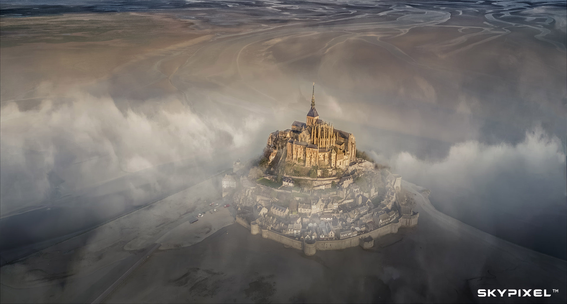 2018 SkyPixel Contest-Photo Group-Grand Prize-Mont Saint Michel.jpg