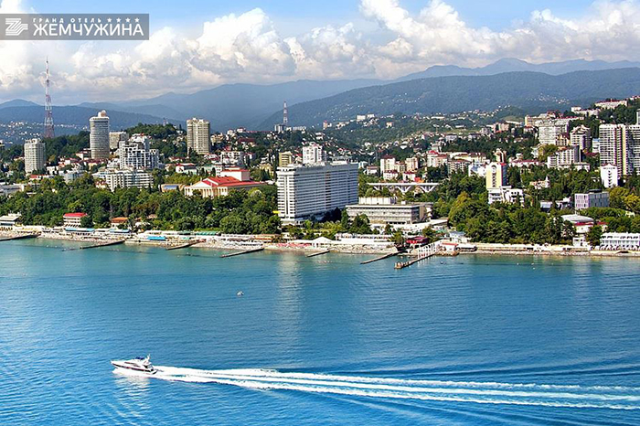 Время занимать места на пляжах Сочи