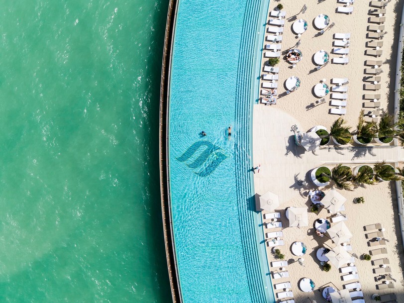 1_Medium_resolution_150dpi-Burj Al Arab Jumeirah - Terrace - Infinity Pool - Drone.jpg