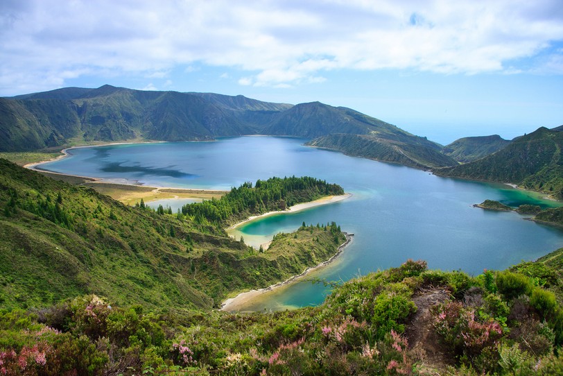 Sao Miguel_Lagoa do Fogo, a volcanic lake_shutterstock_92407054.JPG