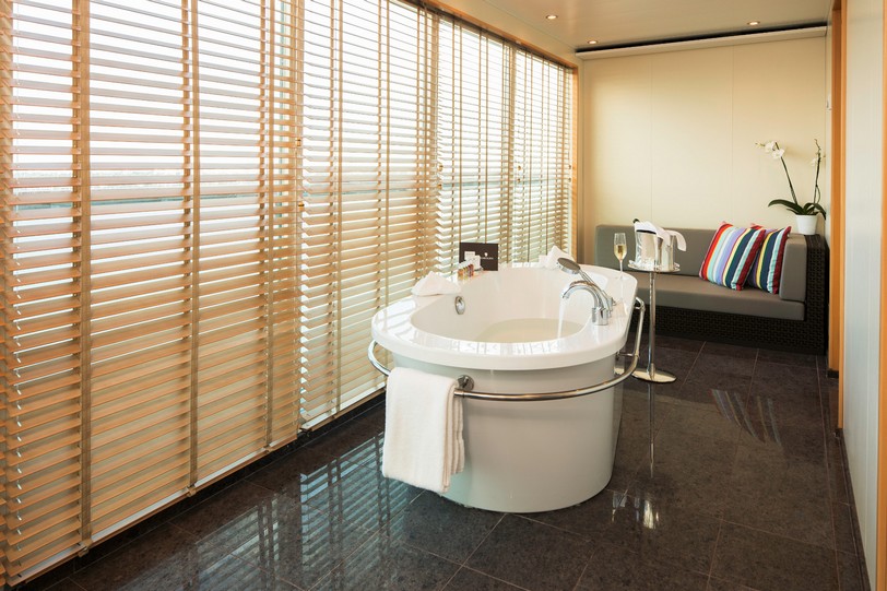 Seabourn Sojourn WINTERGARDEN SUITE Solarium.jpg