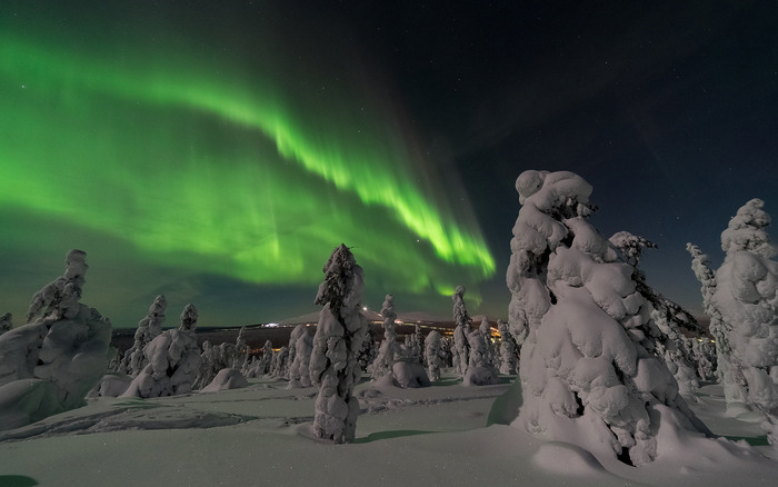 aurora-borealis-2959663_1920.jpg