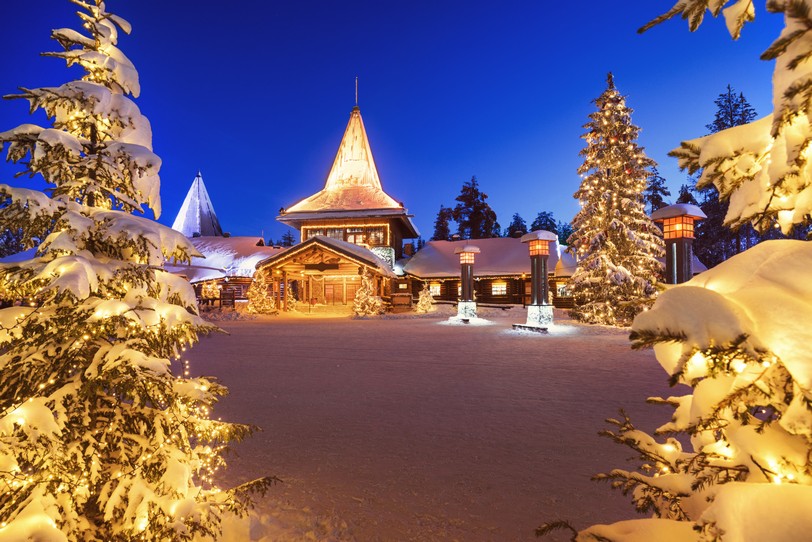 Winter night view of Santa Claus Village in Rovaniemi in Lapland in Finland._shutterstock_1219316833.JPG