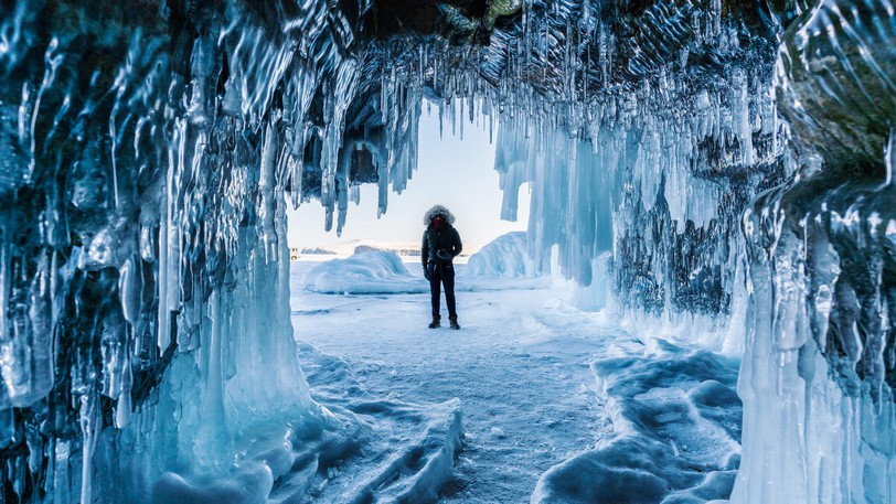 baikal_men_ice_view.1920x1080.jpg