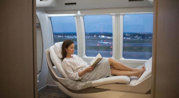 Пассажирка во Внуково застряла перед рейсом в номере капсульного отеля