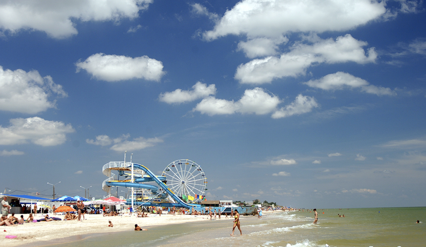 Смогут ли пляжи Азовского моря забрать туристов у Крыма и Сочи