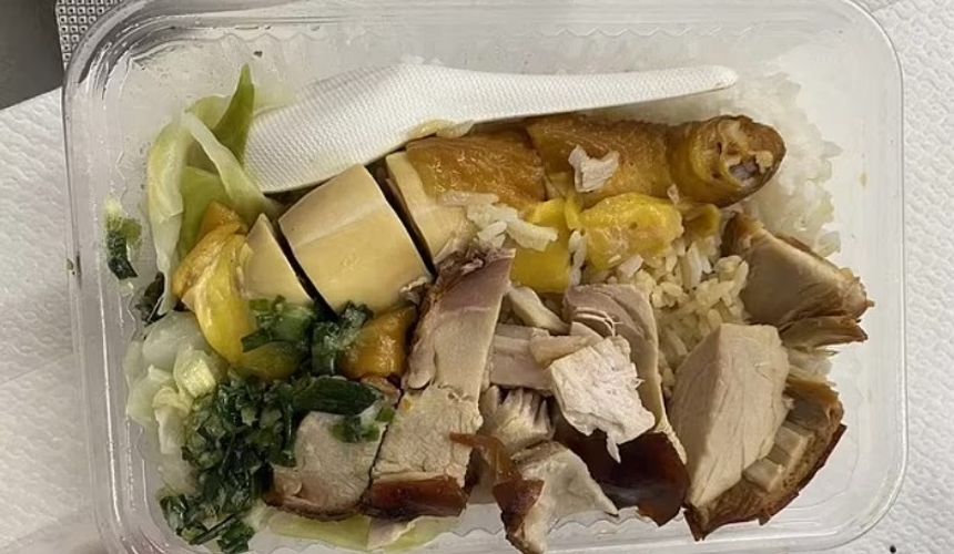 Туриста депортировали с Тайваня из-за жареной курицы 