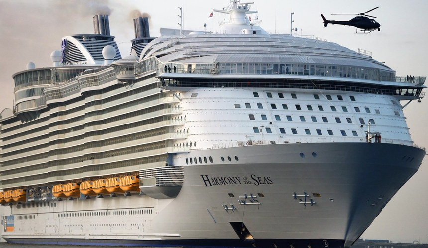 Royal Caribbean отменяет требование об обязательной вакцинации туристов