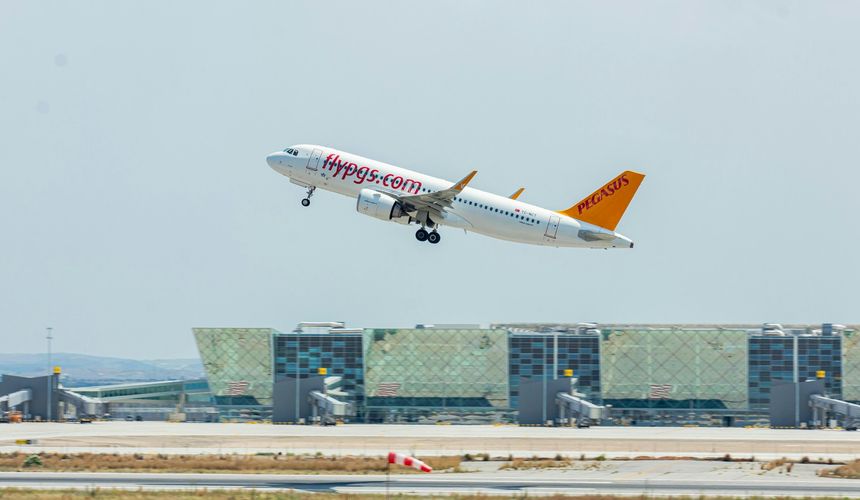 СМИ: Pegasus Airlines значительно сокращает норму бесплатного провоза ручной клади