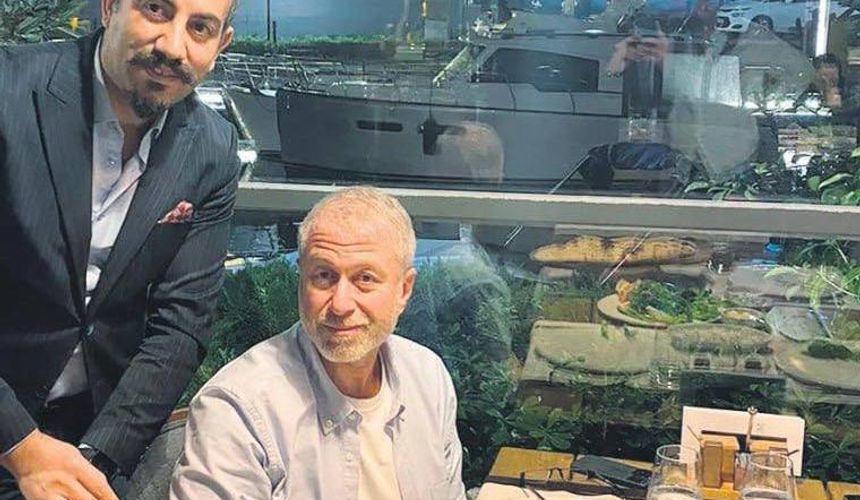 За ужин в Стамбуле Абрамович оставил больше 500 тысяч рублей чаевых