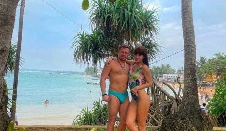 Замминистра спорта Ульяновской области получил выговор за фото в плавках на Шри-Ланке