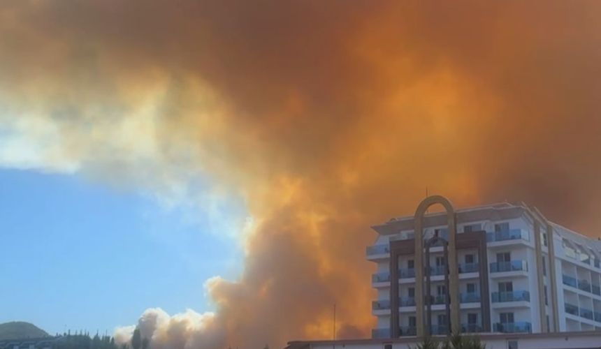 «Вертолеты везде: над морем, над отелями» – россияне о лесном пожаре в Аланье