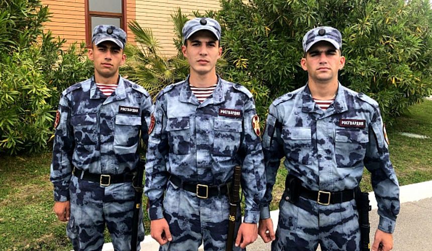 Турист выкинул стул из окна отеля в Сочи и попал в полицию