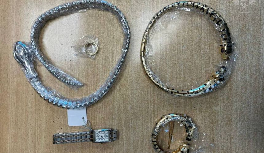 Туриста с поддельными украшениями Tiffany и BVLGARI задержали в Шереметьево