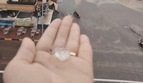 Хургаду накрыл дождь с градом: туристы прячутся в отелях