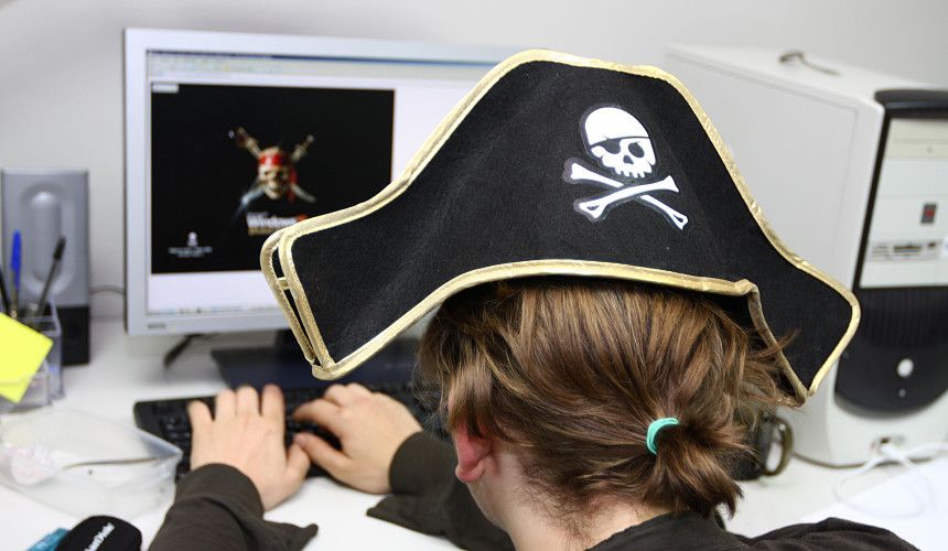 Туристам объяснили, как не нарваться на мошенников при разблокировке сим-карты