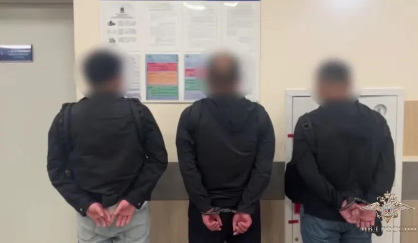 Трое иностранцев пойдут под суд за кражу вещей у пассажиров рейса Абу-Даби – Москва