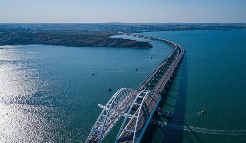 У Крымского моста со стороны Керчи скопилось 600 автомобилей