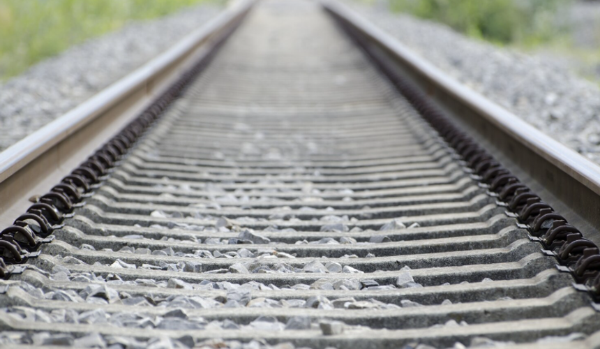 Поезда в Москву опаздывают из-за схода цистерн