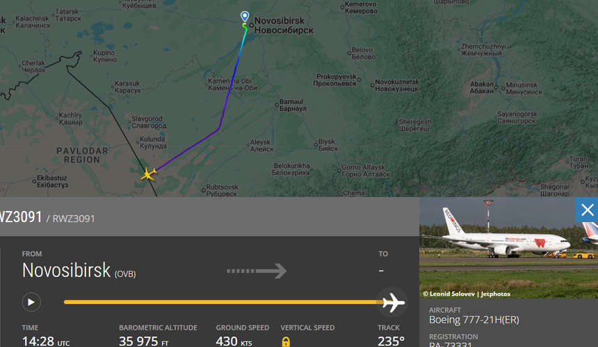 Red Wings продолжает на одном Boeing 777 возить туристов на курорты