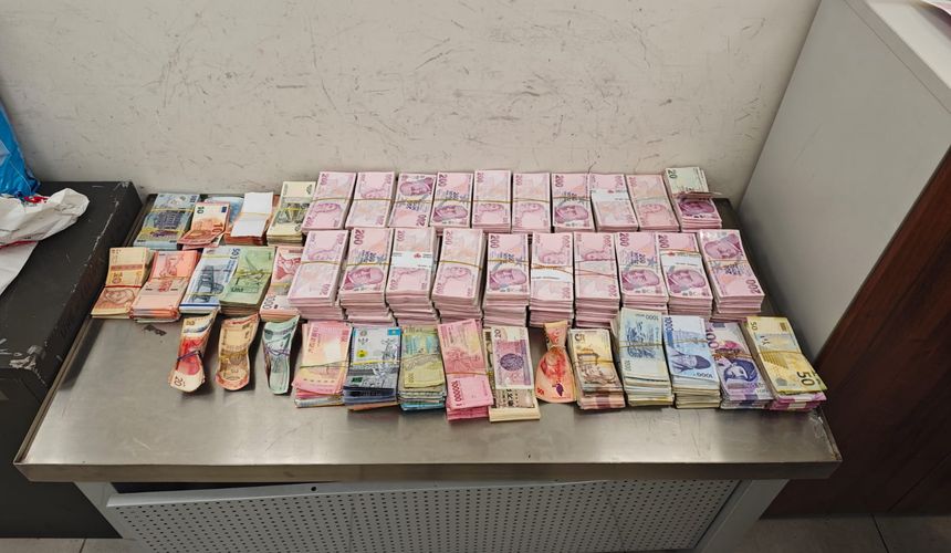 Турист прилетел в Шереметьево с чемоданом валюты