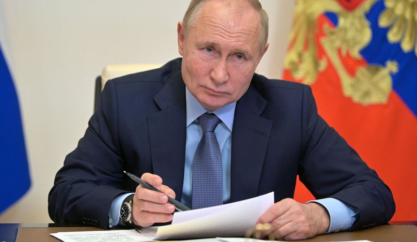 Путин поручил ускорить развитие туристической инфраструктуры в России 