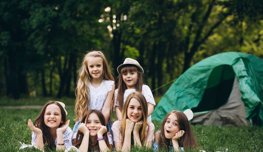 «Чтобы не нюхали клей»: туроператоры призвали помочь им развивать детский туризм