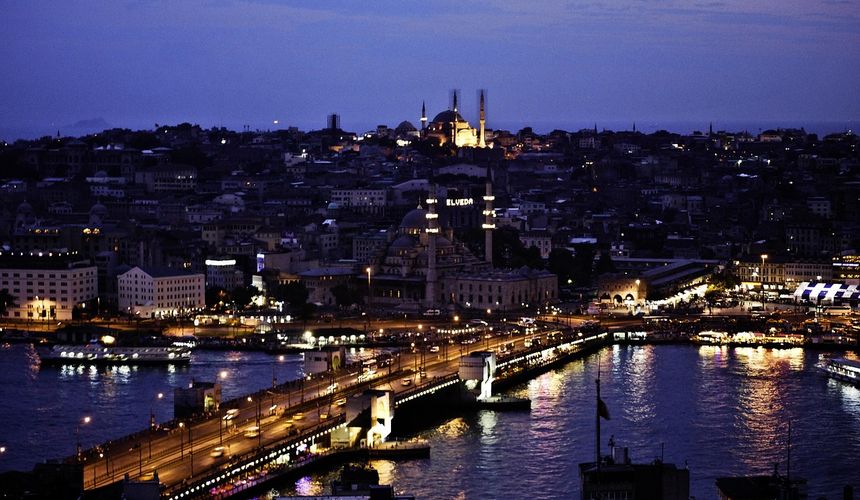 Въезд туристов на автомобилях в центр Стамбула могут сделать платным  