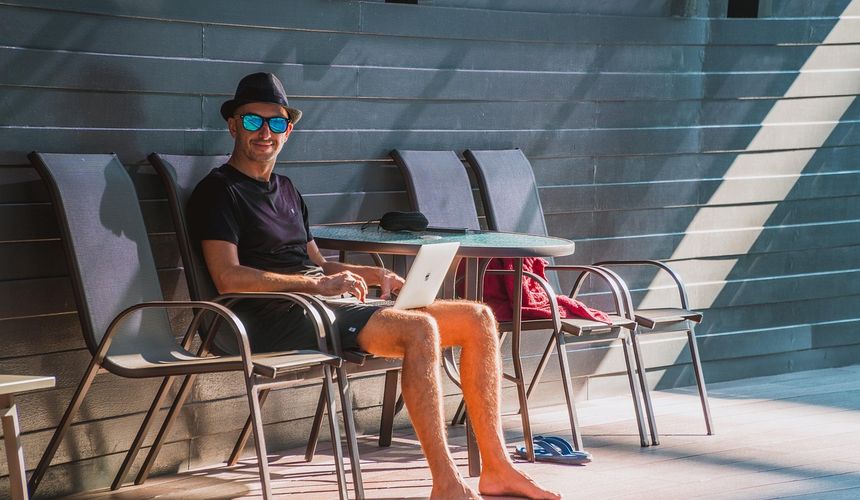 Грузия начнет выдавать иностранцам визы «цифровых кочевников»  