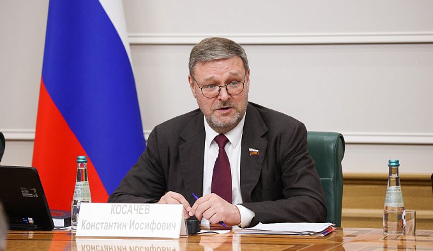 Совфед предупредил туристов о небезопасности поездок в Европу 
