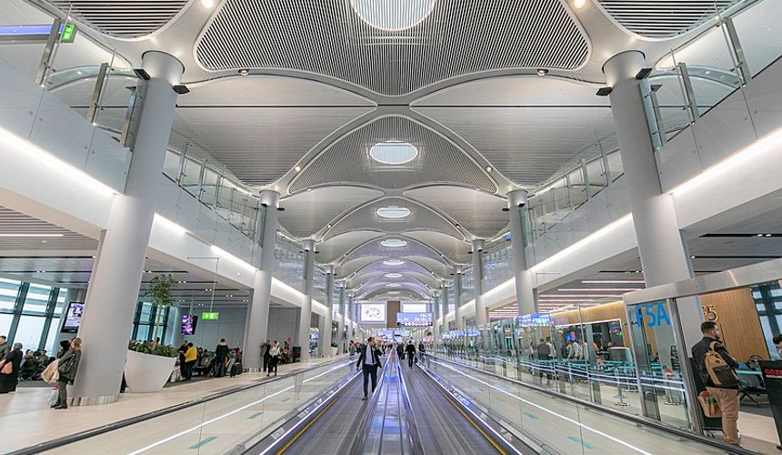 «Русских всех туда»: туристку возмутил строгий досмотр в аэропорту Стамбула 