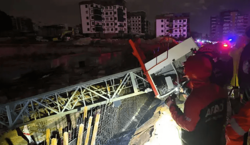 СМИ: в Анталье из-за смерча погибло 4 человека