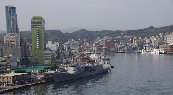 «Деревья попадали, крыши снесло»: туристы рассказали о тайфуне на Филиппинах