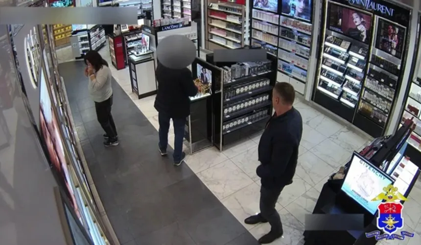 Сибиряк перед вылетом из Пулково решил украсть дорогую помаду