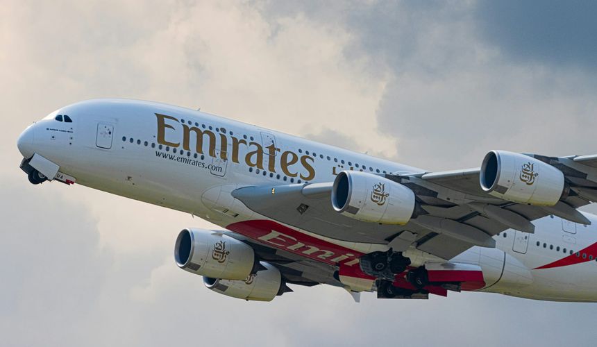 На выставке ATM в Дубае Emirates призвали обновить самолеты на рейсах в Россию