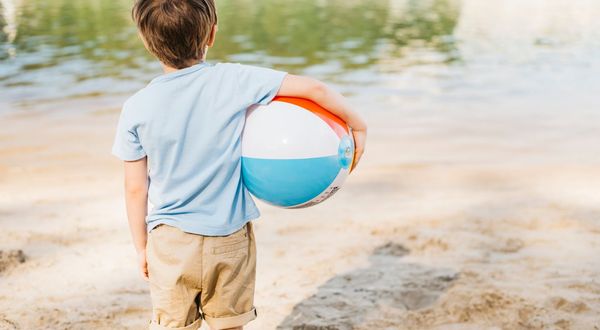 Группу детей не пустили в лагерь на Кубани, обвинив туроператора в неоплате путевок