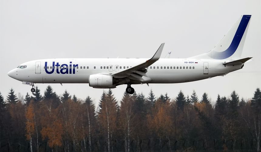 Телефон загорелся на борту самолета Utair и вызвал панику у пассажиров