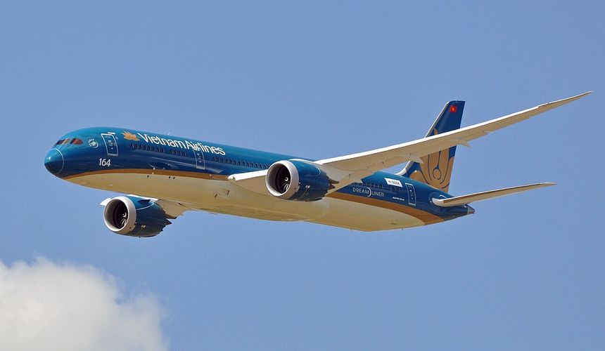 Vietnam Airlines объяснила отмену рейсов в Москву извержением вулкана в Индонезии