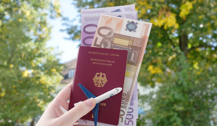В посольстве Германии не планируют выдавать россиянам туристические визы